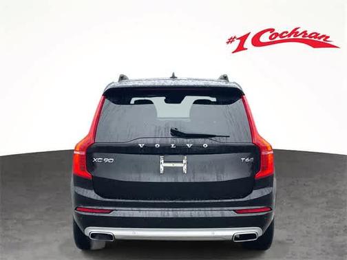 2018 Volvo XC90 T6 Momentum