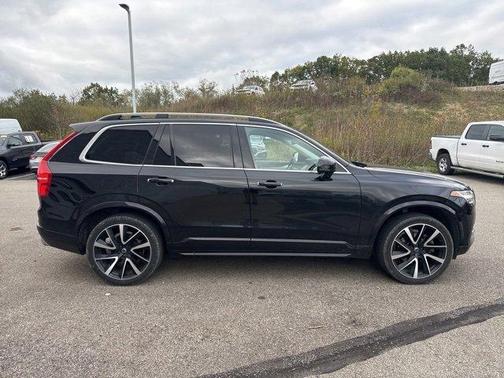 2018 Volvo XC90 T6 Momentum
