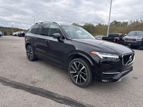 2018 Volvo XC90 T6 Momentum