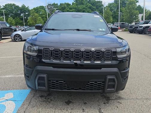 Diamond Black 2026 Jeep Cherokee LAREDO/LIMITED