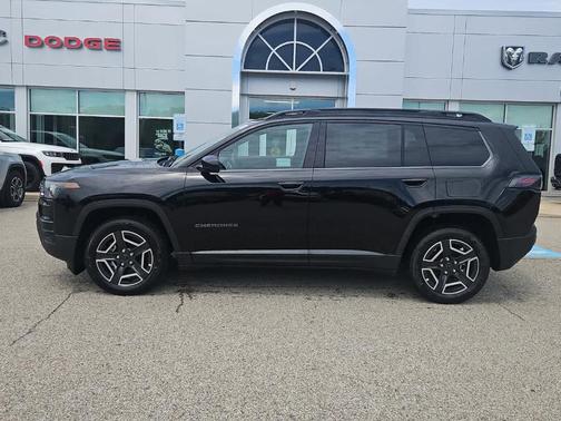 Diamond Black 2026 Jeep Cherokee LAREDO/LIMITED