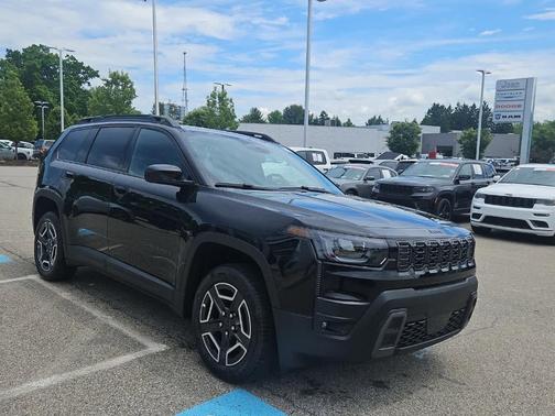 Diamond Black 2026 Jeep Cherokee LAREDO/LIMITED