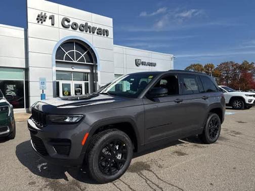 2025 Jeep Grand Cherokee Laredo