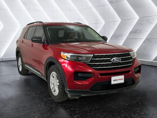 Rapid Red Metallic Tinted Clearcoat 2024 Ford Explorer XLT