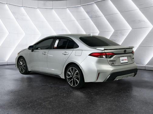 Classic Silver Metallic 2021 Toyota Corolla XSE