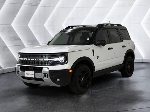 Oxford White 2025 Ford Bronco Sport Badlands