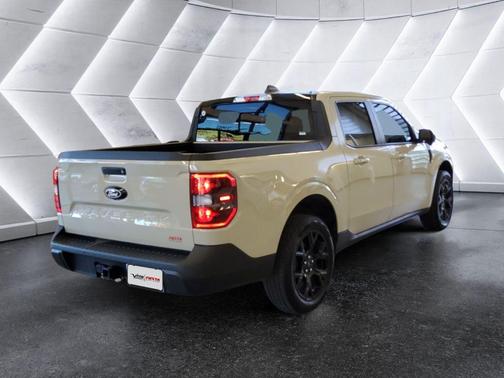 Desert Sand 2025 Ford Maverick Lariat