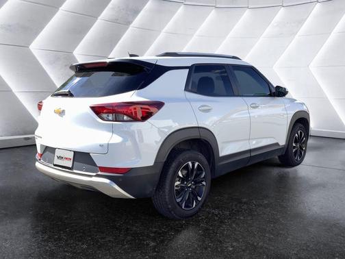 Summit White 2022 Chevrolet Trailblazer LT