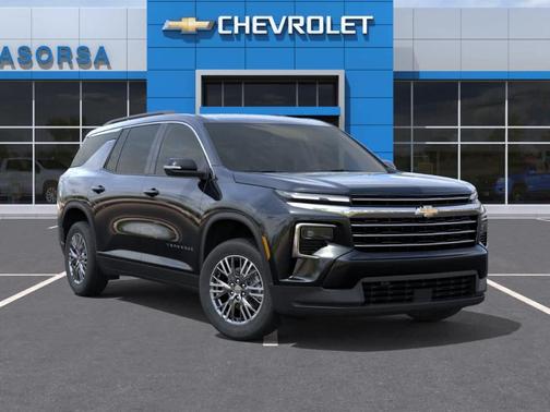 Mosaic Black Metallic 2027 Chevrolet Traverse LT