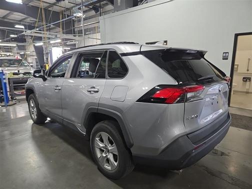 2020 Toyota RAV4 Hybrid XLE