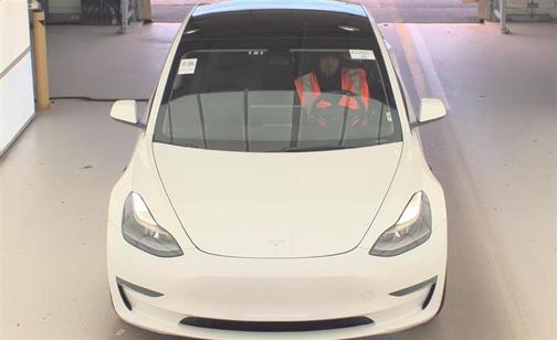 Pearl White Multi-Coat 2023 Tesla Model 3 Performance