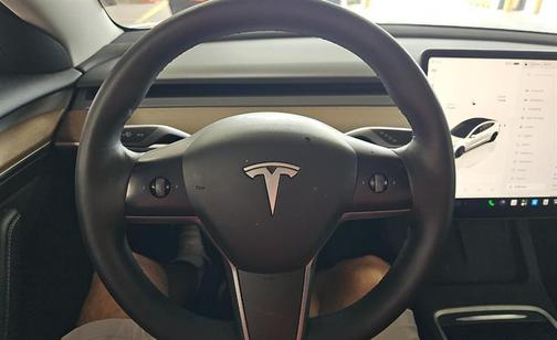 Pearl White Multi-Coat 2023 Tesla Model 3 Performance