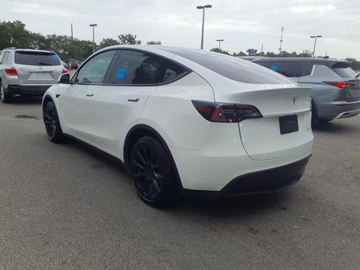 2022 Tesla Model Y Long Range Dual Motor All-Wheel Drive