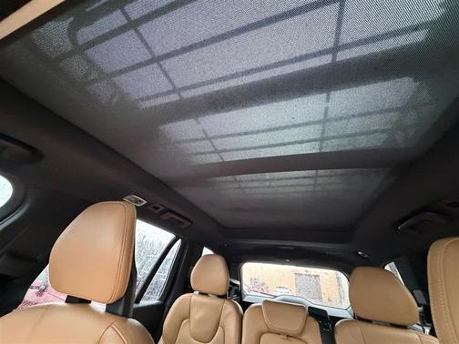 2017 Volvo XC90 T6 Momentum