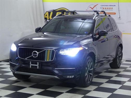 2017 Volvo XC90 T6 Momentum