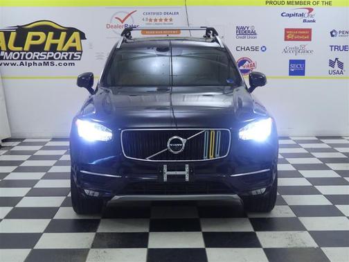 2017 Volvo XC90 T6 Momentum