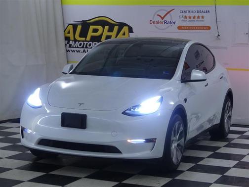 Pearl White Multi-Coat 2023 Tesla Model Y Long Range Dual Motor All-Wheel Drive