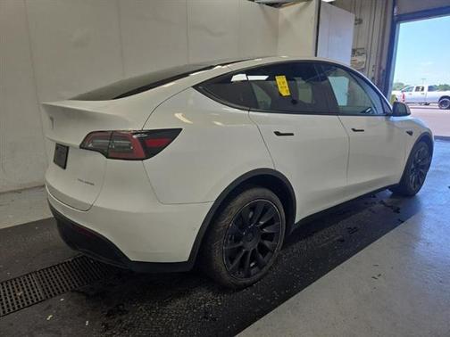 2022 Tesla Model Y Long Range Dual Motor All-Wheel Drive