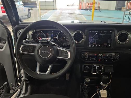 2023 Jeep Wrangler 4-Door Sahara