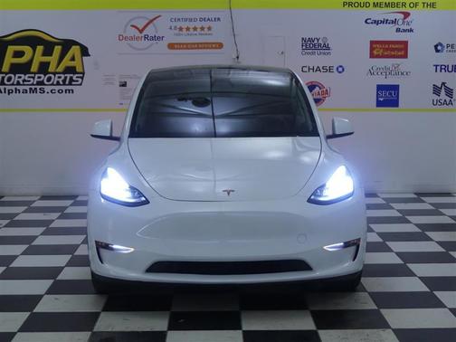 2022 Tesla Model Y Long Range Dual Motor All-Wheel Drive