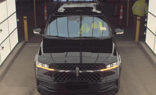 Infinite Black Metallic Clearcoat 2025 Lincoln Navigator Reserve