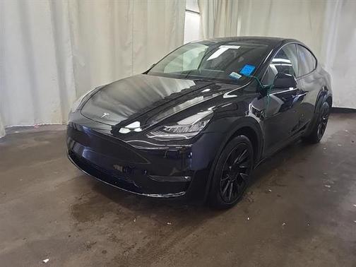 2022 Tesla Model Y Long Range Dual Motor All-Wheel Drive