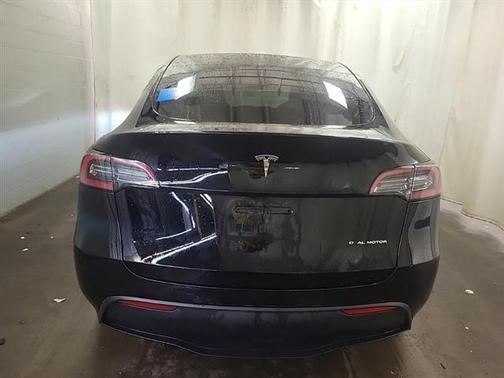 2022 Tesla Model Y Long Range Dual Motor All-Wheel Drive