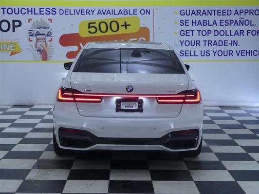 Alpine White 2022 BMW 750 i xDrive