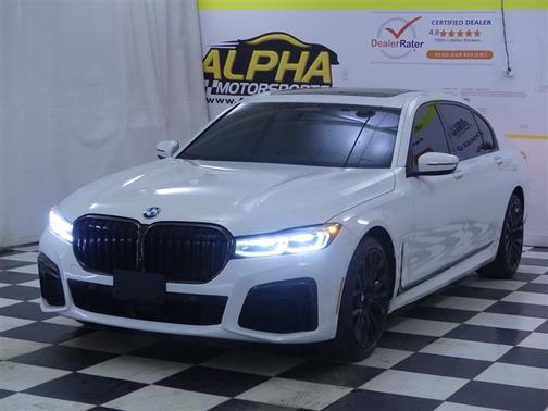 Alpine White 2022 BMW 750 i xDrive