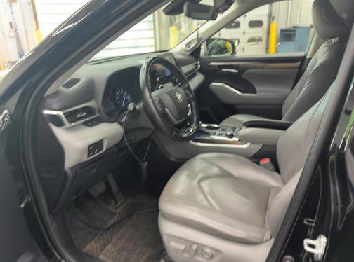 Black 2020 Toyota Highlander Limited