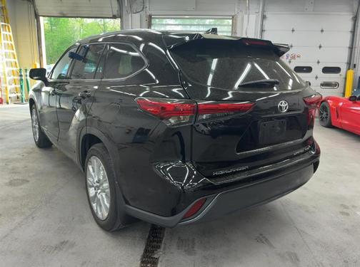 Black 2020 Toyota Highlander Limited
