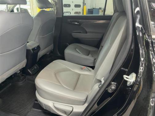 Black 2020 Toyota Highlander Limited