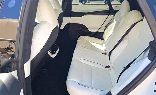 2022 Tesla Model S Plaid