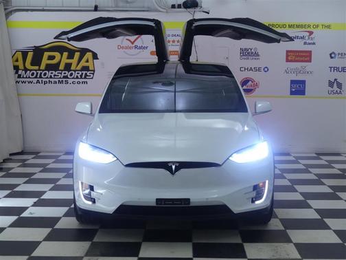 Pearl White Multi-Coat 2017 Tesla Model X 75D