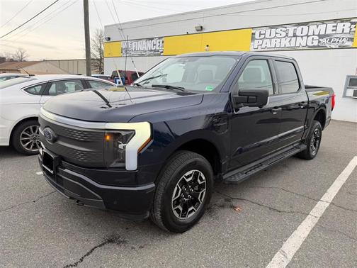 2023 Ford F-150 Lightning XLT