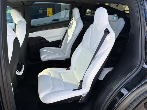 2022 Tesla Model X Dual Motor All-Wheel Drive