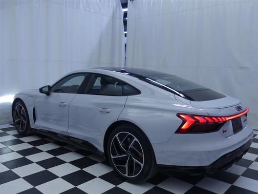 2023 Audi RS e-tron GT quattro