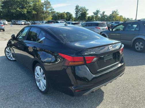 2020 Nissan Altima SR FWD