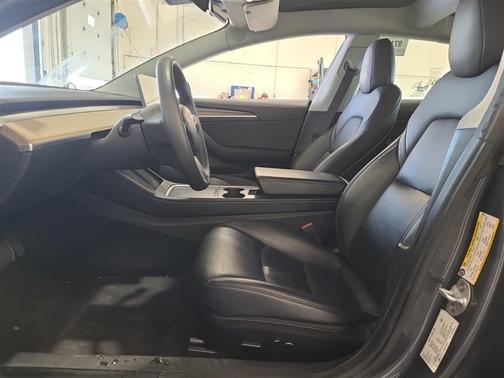 2022 Tesla Model 3 Standard Range