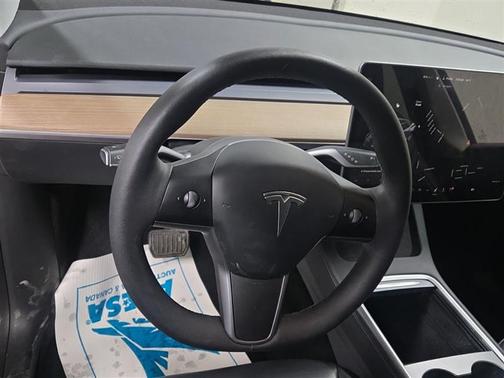 2023 Tesla Model Y Base