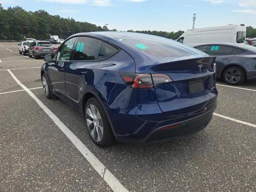 2022 Tesla Model Y Long Range Dual Motor All-Wheel Drive