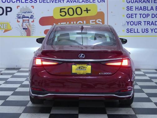 2022 Lexus ES 300h Premium