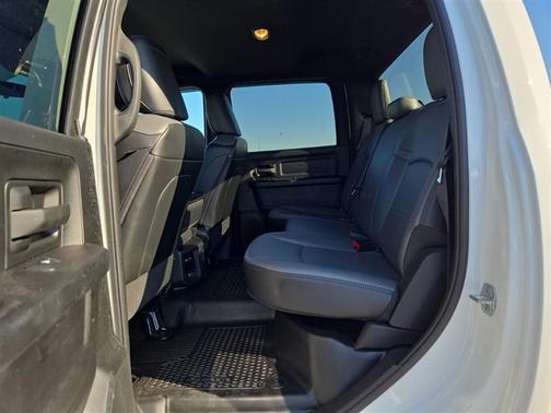 Bright White Clearcoat 2024 RAM 2500 Tradesman Crew Cab 4x4 6'4' Box