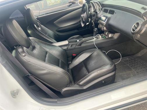 Summit White 2011 Chevrolet Camaro 2LT