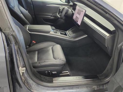2022 Tesla Model S Plaid