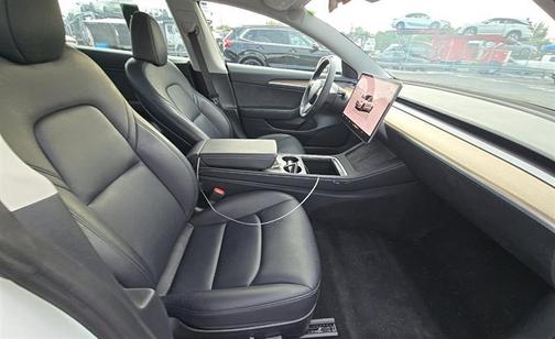 Pearl White Multi-Coat 2023 Tesla Model 3 Standard Range