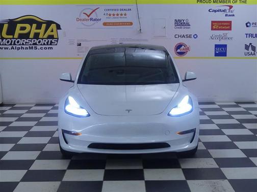 Pearl White Multi-Coat 2023 Tesla Model 3 Standard Range