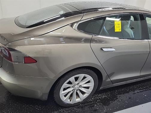 2016 Tesla Model S 90D