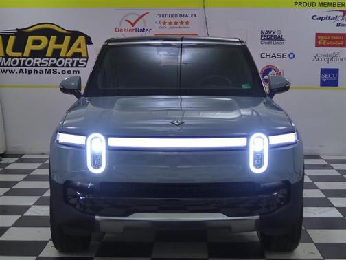 2025 Rivian R1S ADVENTURE