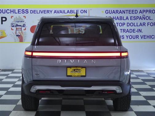 2025 Rivian R1S ADVENTURE